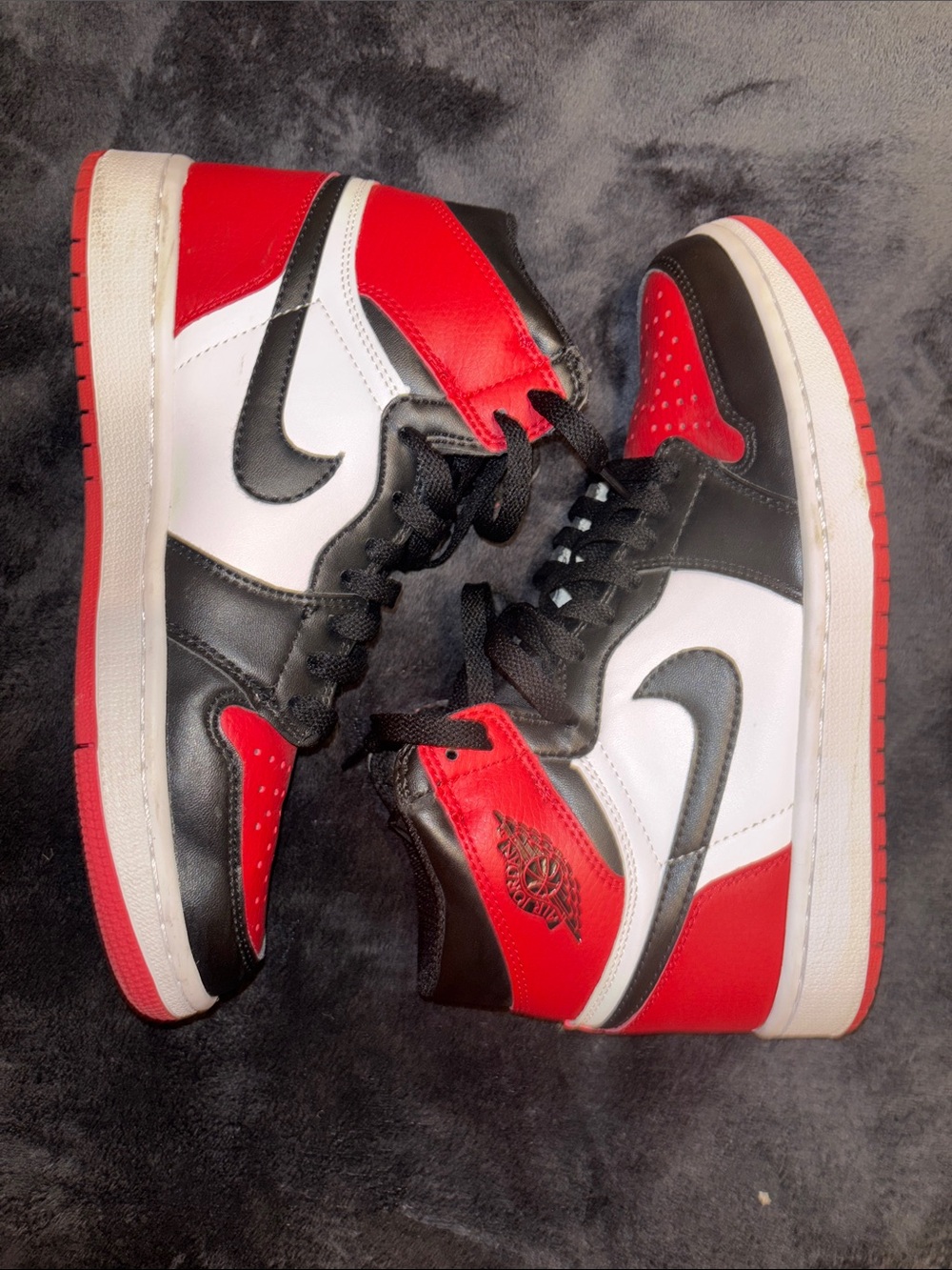 Nike Air Jordan 1 Mid - Black, Red & White - Picture 3 of 5
